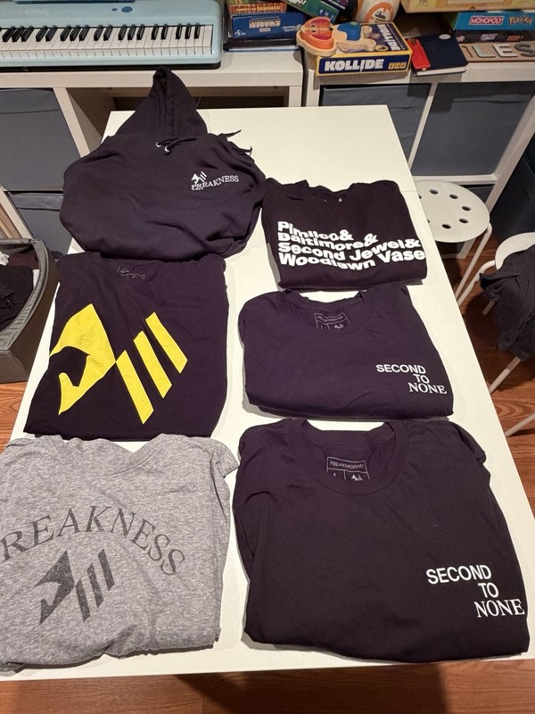 Preakness Stakes Tshirt & Sweatshirt Lot Men’s Large