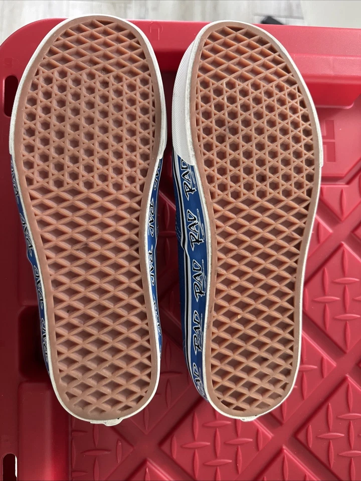 VANS Authentic Rad Pack Blue Men’s 9.5 Lightly Worn with Original Box - Image 2 of 4