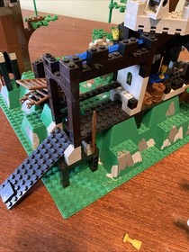 LEGO System Castle Dark Forest Fortress 6079 Incomplete 1996  All Minifigures