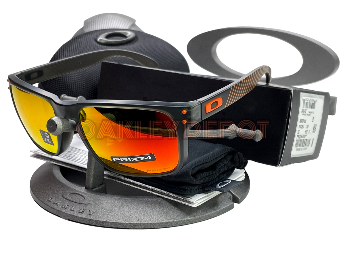 zakisan 様【完売品】OAKLEY HOLBROOK 009102-01 ✓🕶️ OAKLEY HOLBROOK 009102 MATTE OLIVE INK/PRIZM RUBY
