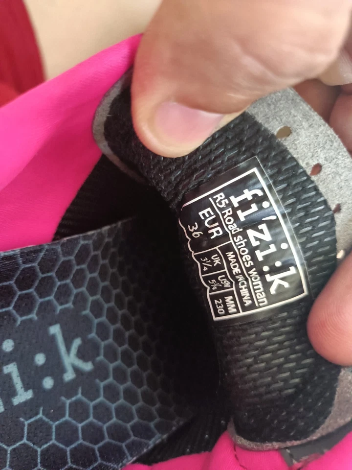 Zapato de boa Fizik R5 Donna para mujer carreras de carretera fitness EUR 36 US 5 3/4 con tacos Foto 2 de 4