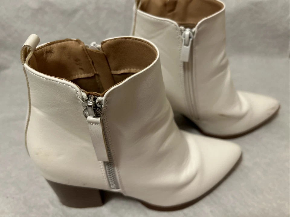 Botas de tornozelo femininas brancas biqueira pontiaguda salto bloco robusto zíper lateral - Imagem 2 de 4