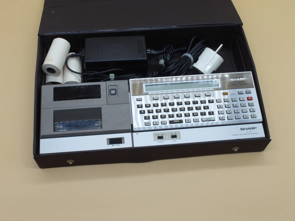 Schöner SHARP PC-150 + SHARP CE-150 in Original Case super Zustand - Bild 2 von 3