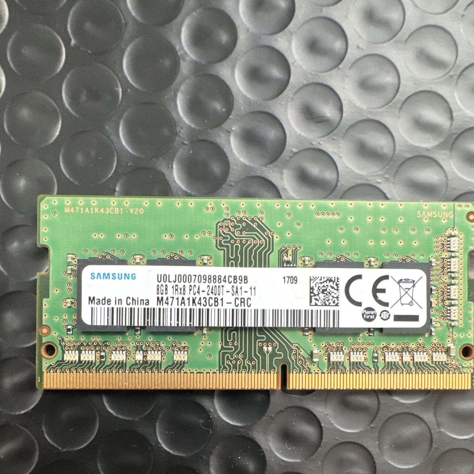 Samsung 8GB DDR4 SO-DIMM PC4-2400T 260-Pin Non-ECC RAM M471A1K43CB1-CRC