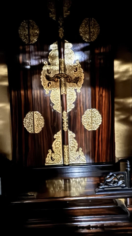 Antique Japanese buddhist altar butsudan wood Includes accessories - Image 3 of 4