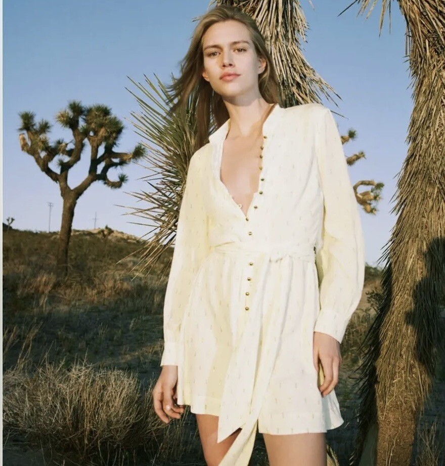 green emerald velvet dress Zara - Double Breasted Blazer Dress With Chain - Off White main image 0