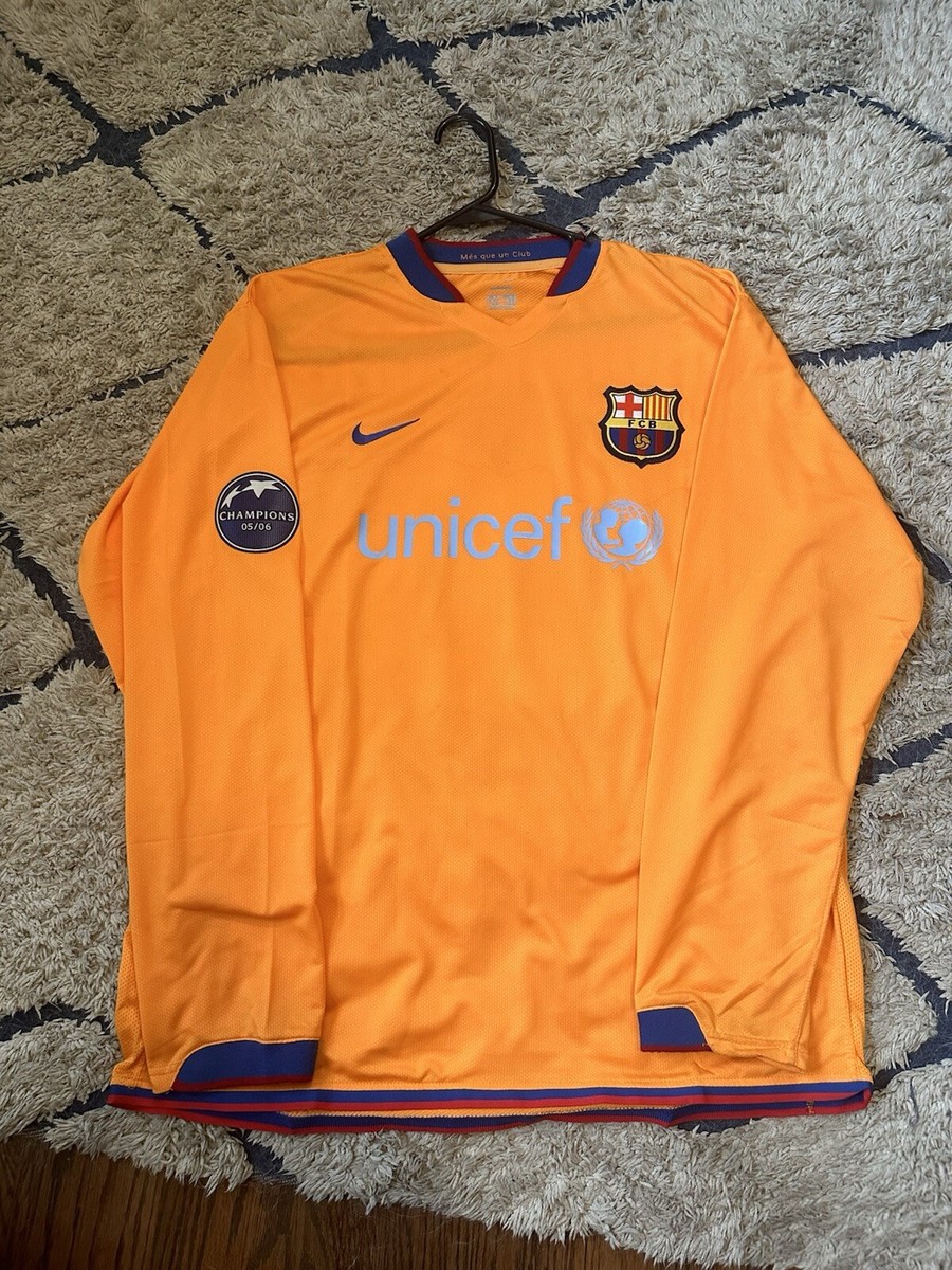 Nike FC Barcelona 05/06 長袖 175/92A Nike FC Barcelona Ronaldinho 05/06 Reissue Replica Long-Sleeve
