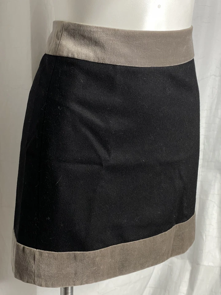 Kenneth Cole Mini Skirt Black Velvet Grey Trim Waist Above Knee Zips 6 - Image 4 of 4