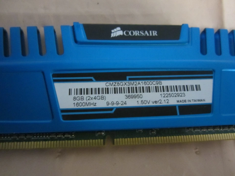 (2) Corsair Vengeance 8GB (2X4GB) and (2) G.skill 4 GBX1 1.5V ( untested) - Image 3 of 4