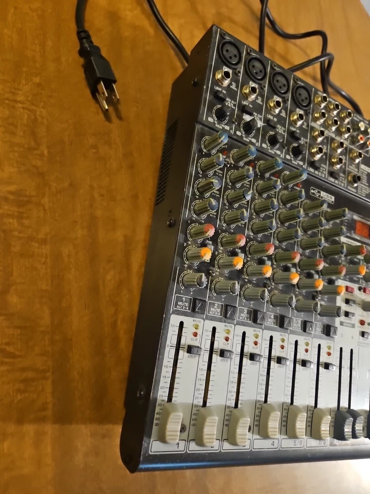 Behringer XENYX-X1204USB 12-Channel USB Audio Mixer with Effects - Image 4 of 4