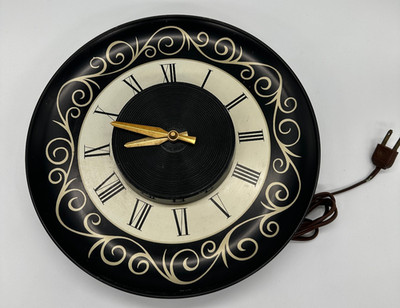 Vintage Herold Products Electric Wall Clock Chicago USA