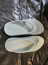 OOFOS Original Recovery Comfort Thong flip flop sandal Women 9 Men 7
