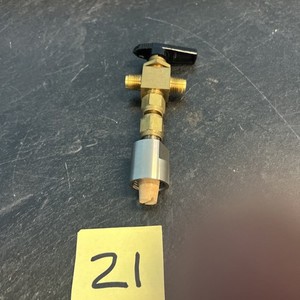 Swagelok B-42XTS4 Ball Valve 3 Way 2500psi Fitting As Pictured