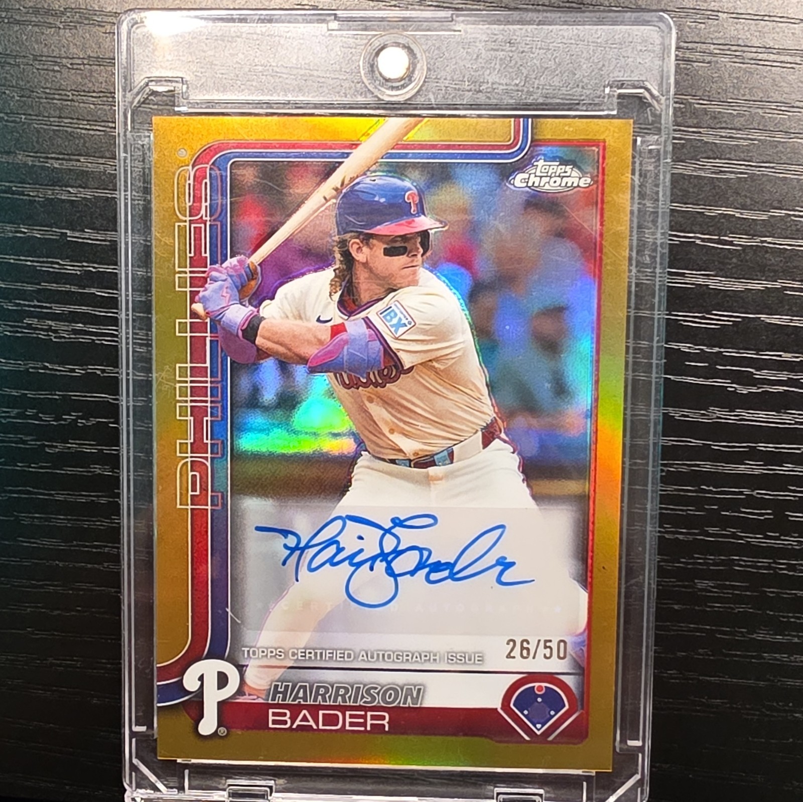 Topps Chrome Update Series 2025 Harrison Bader Auto Phillies 26/50 (TRUE GOLD)🔥 view 11