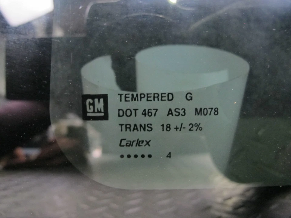 2003 - 2007 HUMMER H2 后方右乘客侧四分之一玻璃窗 — 第 3/4 张图片