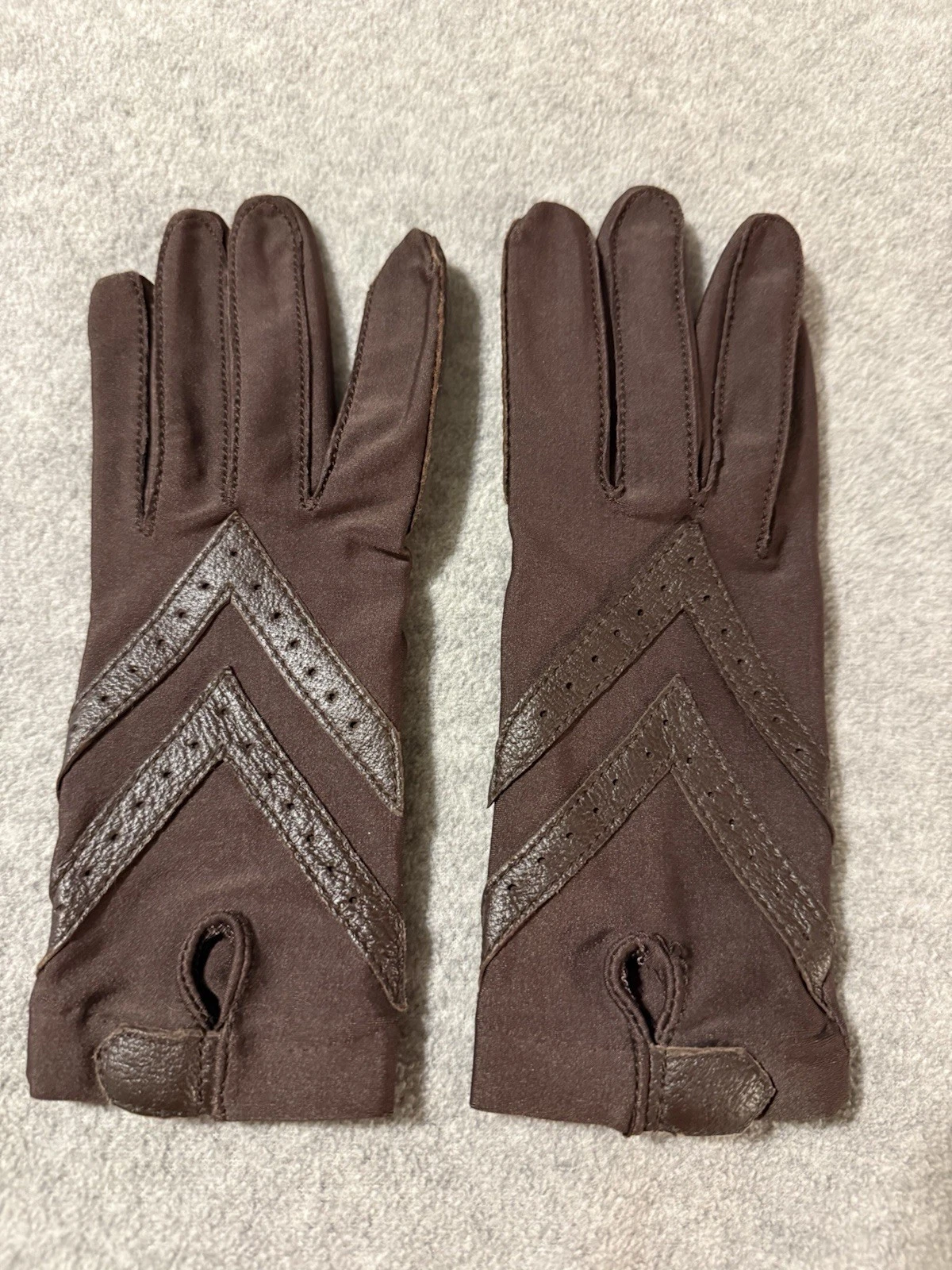 Vintage Isotoner by Aris Brown Gloves Elegant Driving Nylon Leather O/S Small