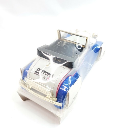 New-Vintage Liberty Classics 1/25 Daytona 500 Model A Roadster Diecast Car Bank - Picture 4 of 9