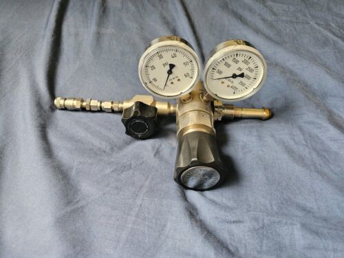 Smith Equipment Silverline 621 Gas Regulator Two Stage CGA-590 USA - Works Great - Picture 1 of 10