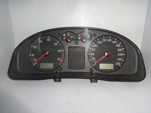 VW Passat 3B 2.3 Variant Syncro Tacho Kombiinstrument VDO 110208919020 3B1919860