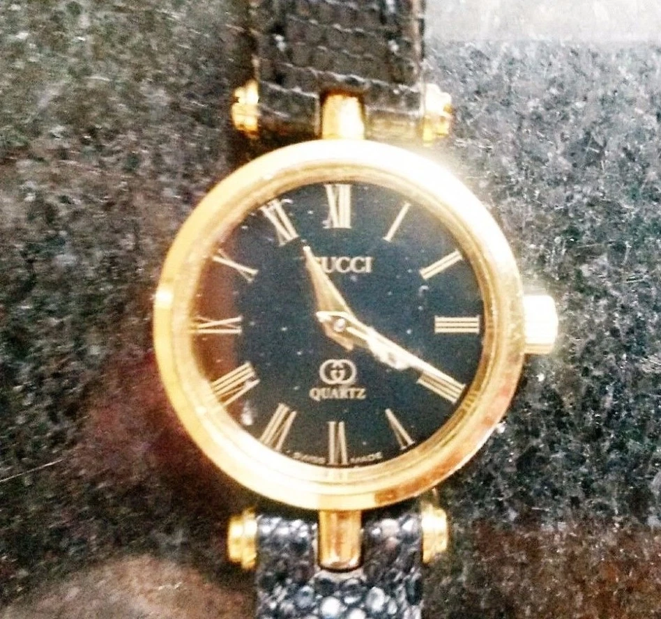 Montre Femme Vintage Bijou Fine Bijoux Italienne Gucci Cristal Doré Bracelet Cuir Noir
