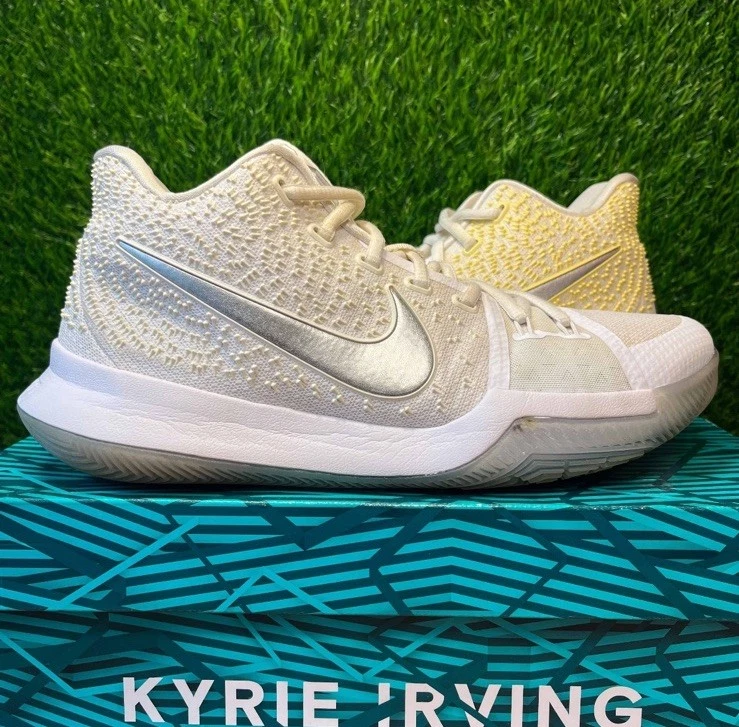 Preços baixos em Nike Kyrie 3 White | eBay