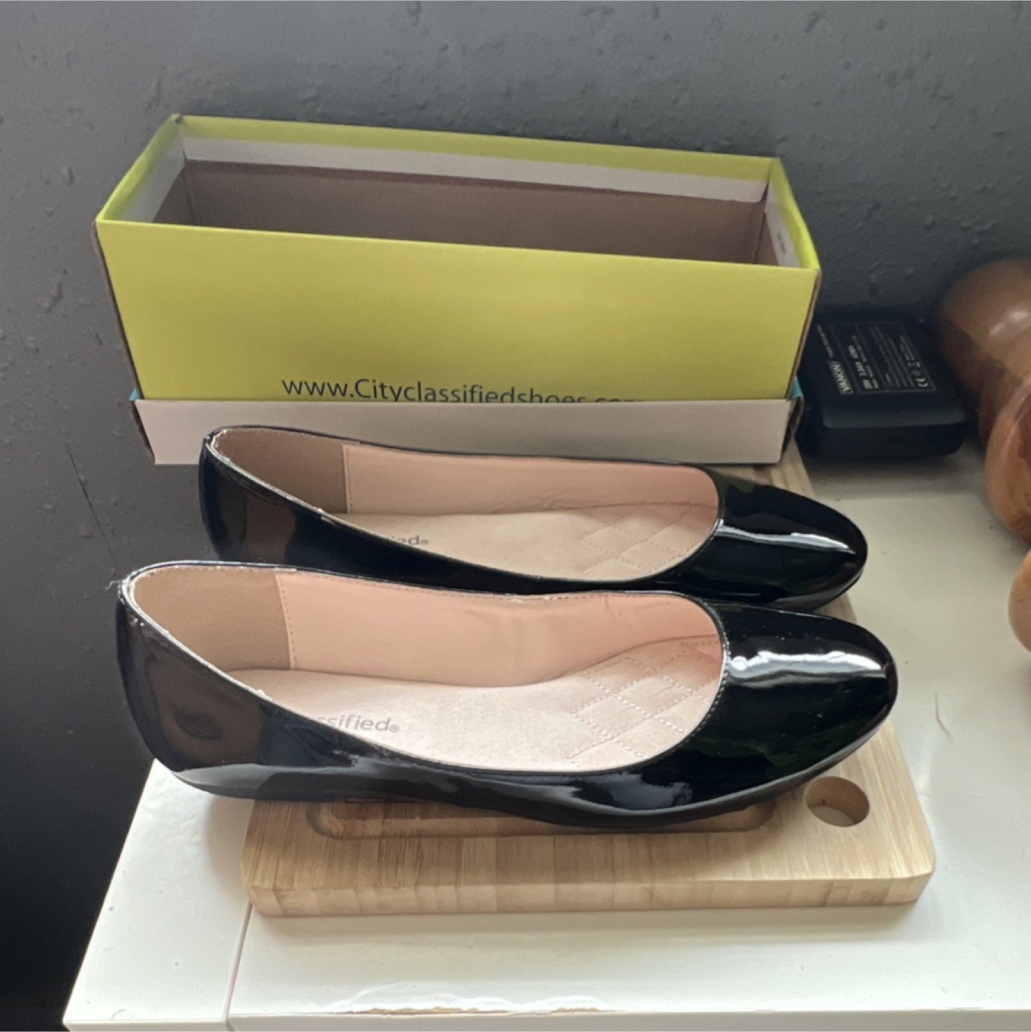 Cityclassified Cushioned Slip-On Ballet Flats Black Round Toe Women's Size 8.5