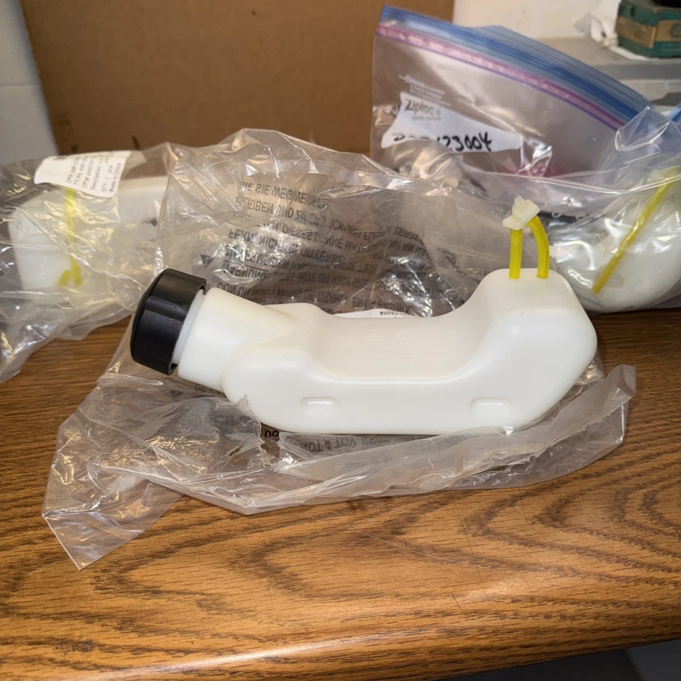 (3) Homelite Ryobi 308181004 Trimmer Fuel Tank Gas . - Image 3 of 4