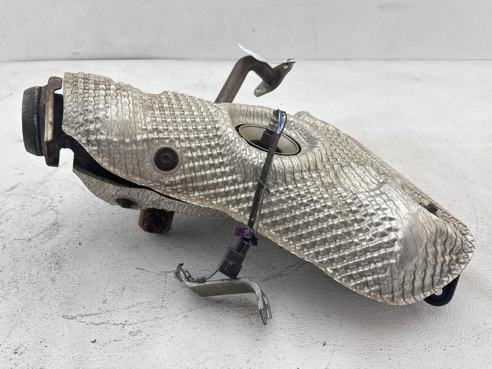 Colector de escape híbrido Toyota Prius Prime 1,8 L 17-22 Foto 3 de 4