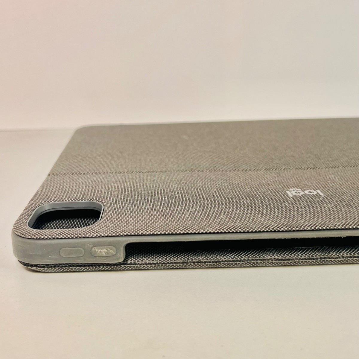 Logitech Combo Touch Case YU0040 for iPad 10.2