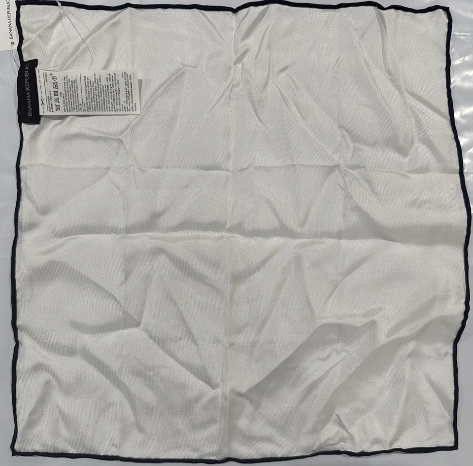Lenço quadrado de bolso Banana Republic branco e azul 100% seda novo - Imagem 2 de 2