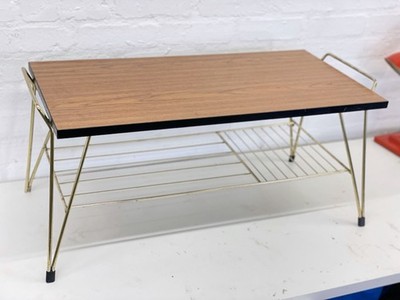 Vintage Mid Century Couchtisch / Zeitungsständer / Hago Draht Gold Atomic MCM