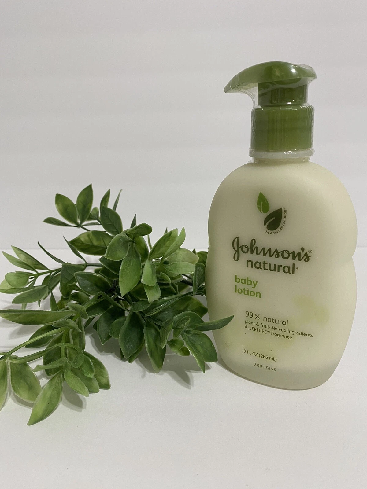Johnsons Baby Naturals Body Lotion 9 fl Oz Rare HTF