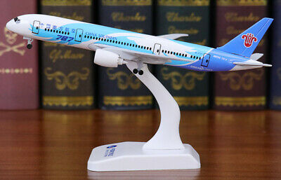 Details about   20CM Solid CHINA SOUTHERN BOEING 787-8 Passenger Airplane Metal Diecast Model