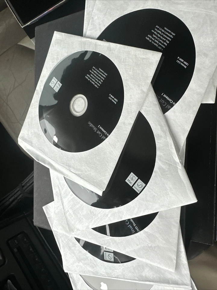 Final Cut Studio 2 All Manuals And Discs.incomplete Parts - Image 4 of 4