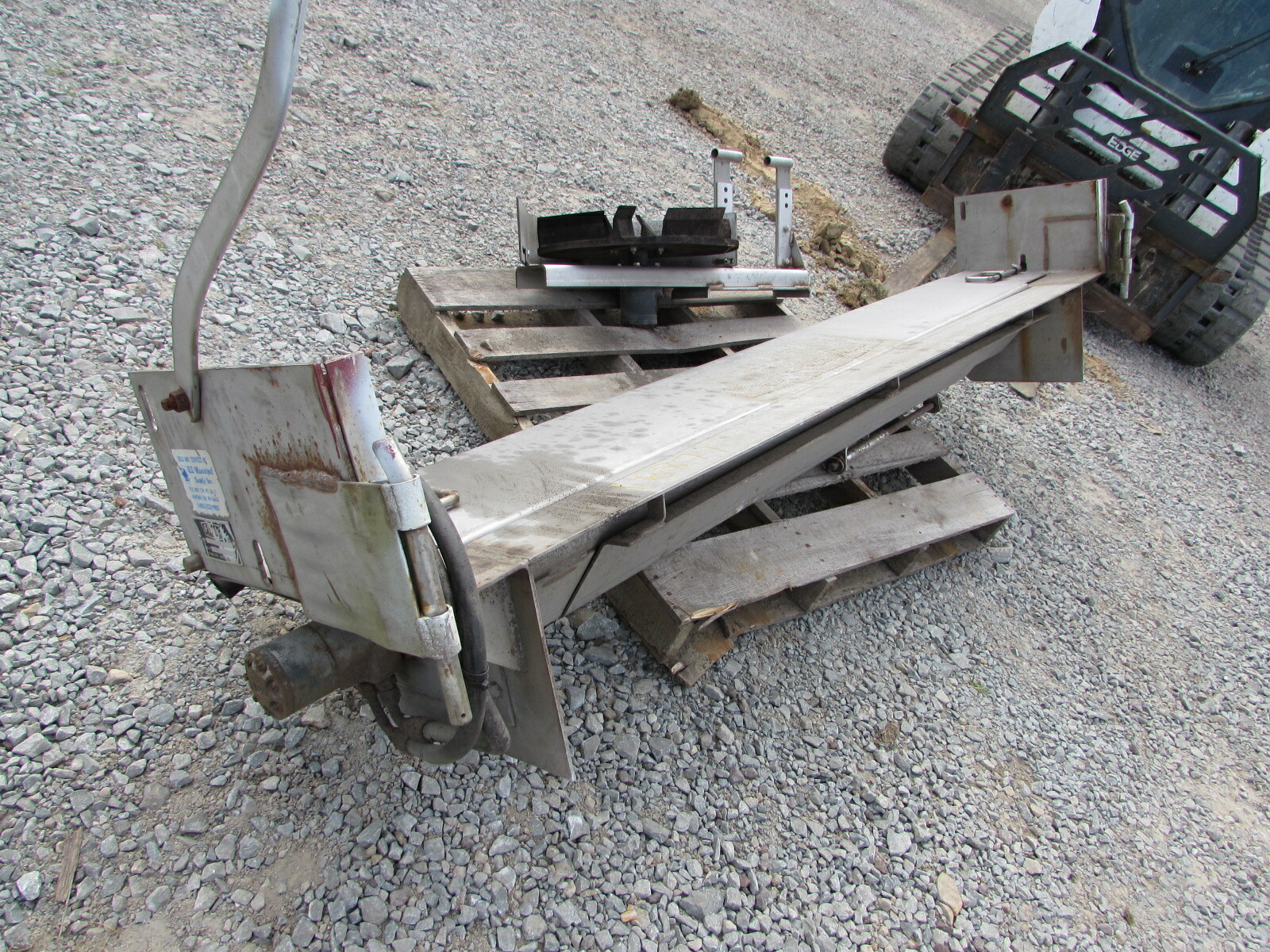 USED FLINK STAINLESS STEEL UTG HYDRAULIC SALT SPREADER eBay