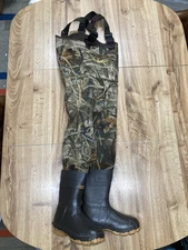 Cabelas Camo Neoprene Insulated Chest Waders Advantage Max 4 -  Size 4