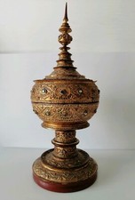 Antica scatola birmana in lacca dorata, contenitore di offerte buddiste sec XIX 