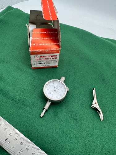 MITUTOYO 1044EB Dial Indicator 0-5MM by .01mm w/ Lifting Lever 1044 JAPAN