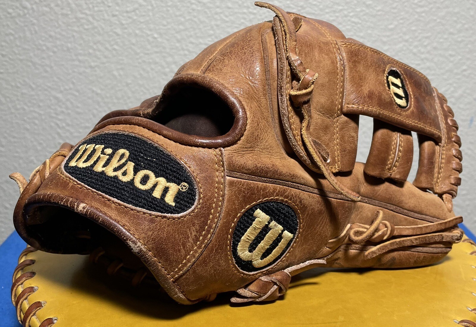 Wilson A2000 A2000BBG4ST Baseball Glove Mitt 11.5” RHT Pro Stock