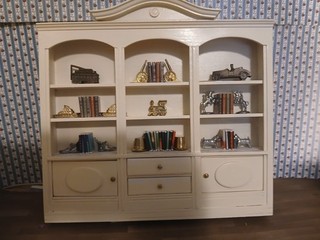 Dollhouse Large Lot Sharp Bookcase 40 Books Brass other Metal Shelf Sitters