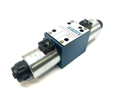 Mannesmann Rexroth 5-4WE 10 U32/CG24NK4 Hydraulic Valve