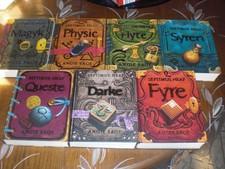 Angie Sage Septimus Heap Syren Queste Flyte D...
