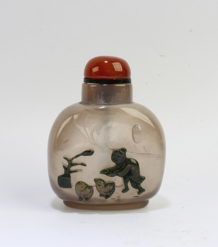 Chinese Agate Snuff Bottle.