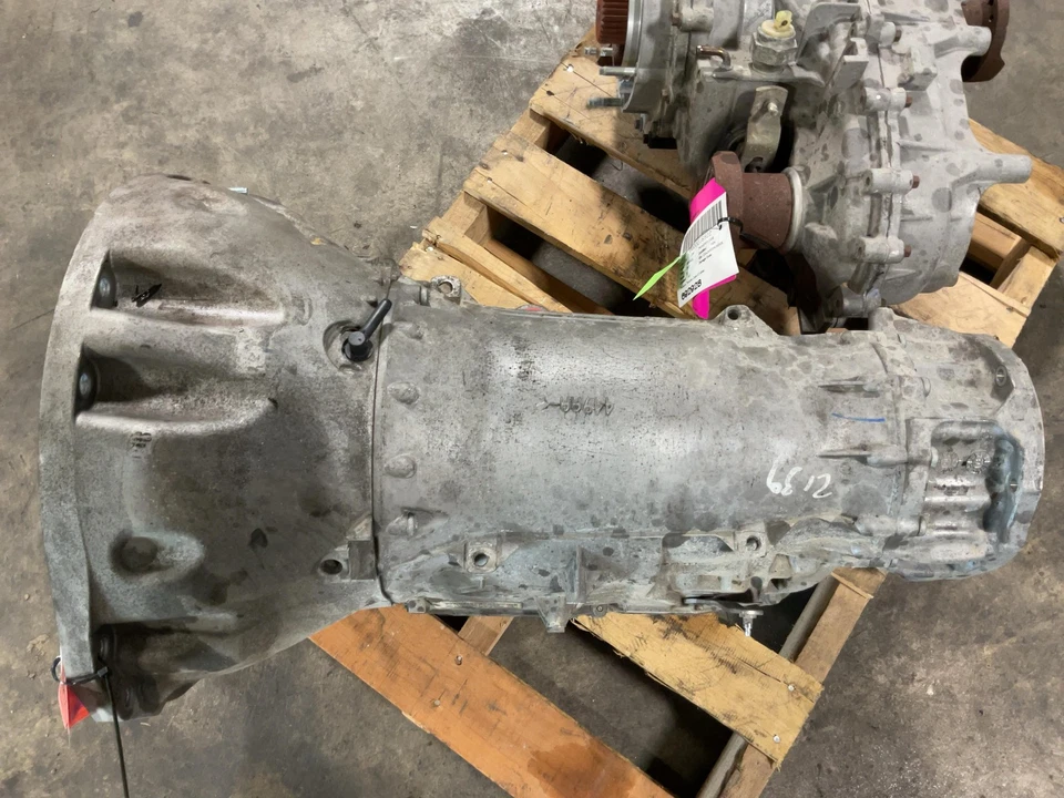 Jeep JK Wrangler JKU OEM 145K Miles Automatic Transmission 3.6L 2012-2018 016921 - Image 2 of 4