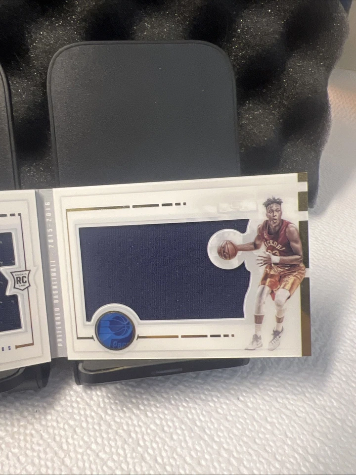 Folleto de radiocontrol Panini Myles Turner 2015-16 reliquia no. PRJ-MTY Foto 4 de 4