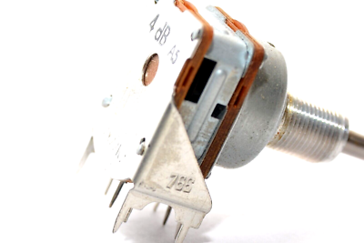 Potentiometer Dual 2,2k lin knurled shaft solder lugs