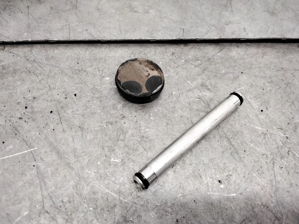 Arctic Cat 650 2004 4x4 V2 automático motor OEM parte superior trasera culata Foto 2 de 4