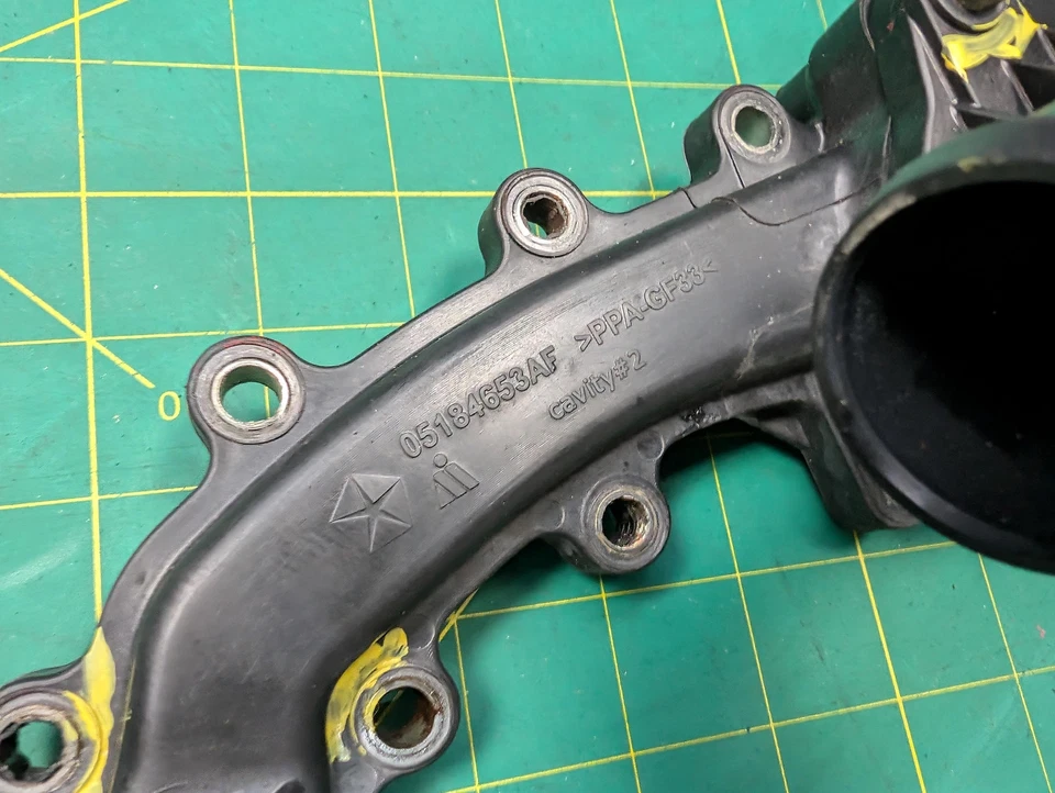 Carcasa termostato con juego de pernos Dodge Challenger 2021 05184977AH 2012 2013-2023 Foto 2 de 4