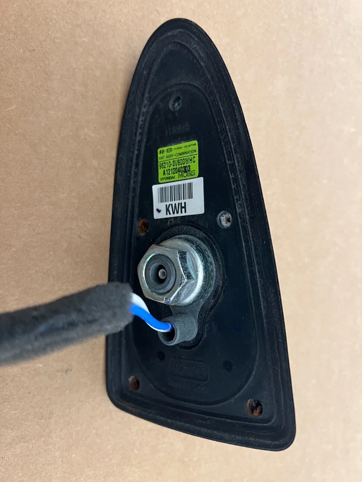 Hyundai AZERA 2013 ANTENA ALETA DE TIBURÓN BLANCA 96210-3V600WHC OEM 11 12 13 14 Foto 4 de 4