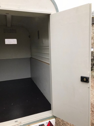 Converted Horse Box Trailer, Newly Refurbished, Vintage Rice, French Grey/Green - Picture 10 of 14